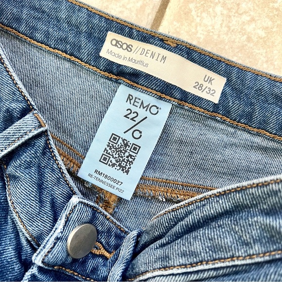 ASOS Farleigh High Rise Straight Leg Slim Mom Denim Jeans - Picture 9 of 14